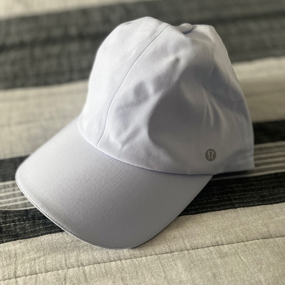 *Band New* Lululemon Hat - Picture 2 of 4